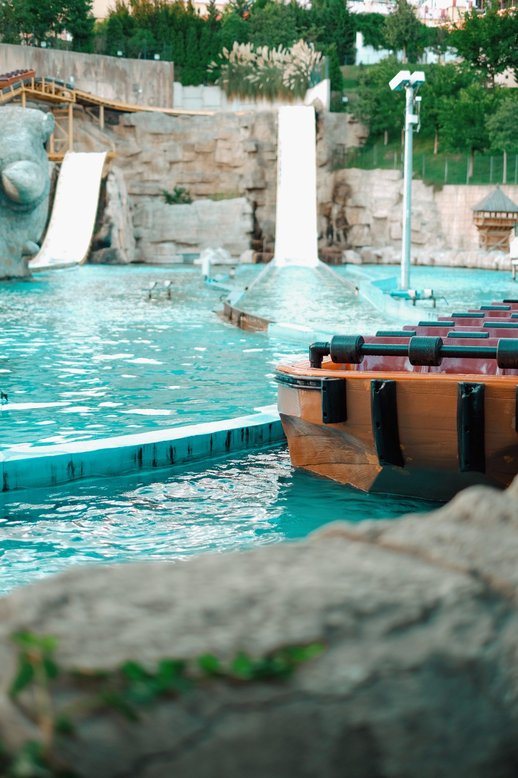 ¡Deslízate hacia la diversión!: Descubre los mejores hoteles con parques acuáticos en la piscina